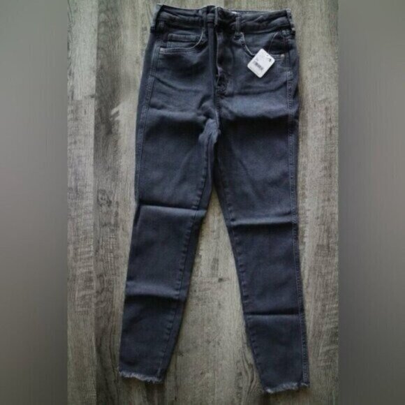 NWT Free People Black Jeans Size 29 High Rise Skinny Leg Cropped Distressed Hem - Picture 3 of 5